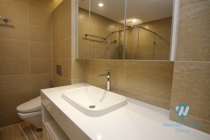 Four bedroom apartment for rent in Vinhome Metropolis, Ha Noi